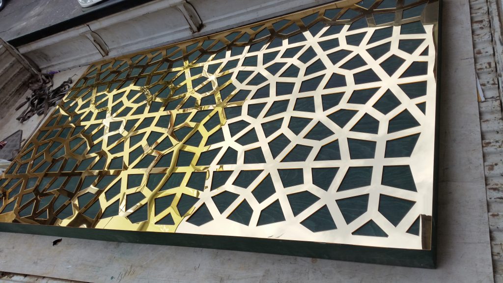 Dekoratif Desen Lazer Şekil İşleme Lazer Kesimli Gold Ayna Pleksi Ümraniye